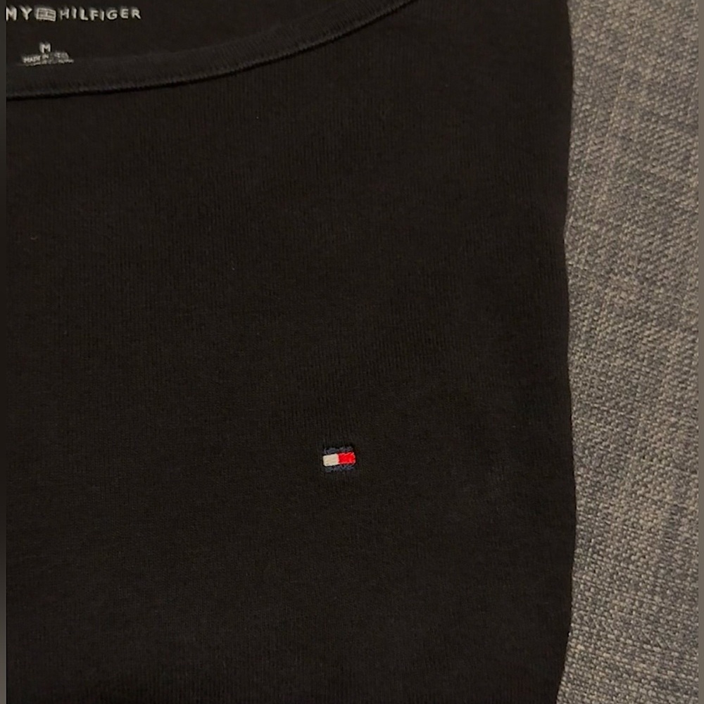 Tommy Hilfiger black t-shirt
Size: Medium